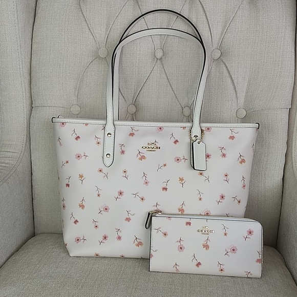 Coach Handbags - NWT Coach City Zip Tote Bag Purse and Wallet